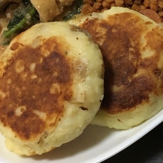 中からチーズがとろーり✨焼き芋餅